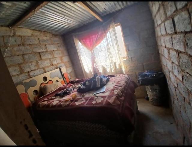 2 BEDROOM HOUSE FOR SALE IN LANGAVILLE EXT 4